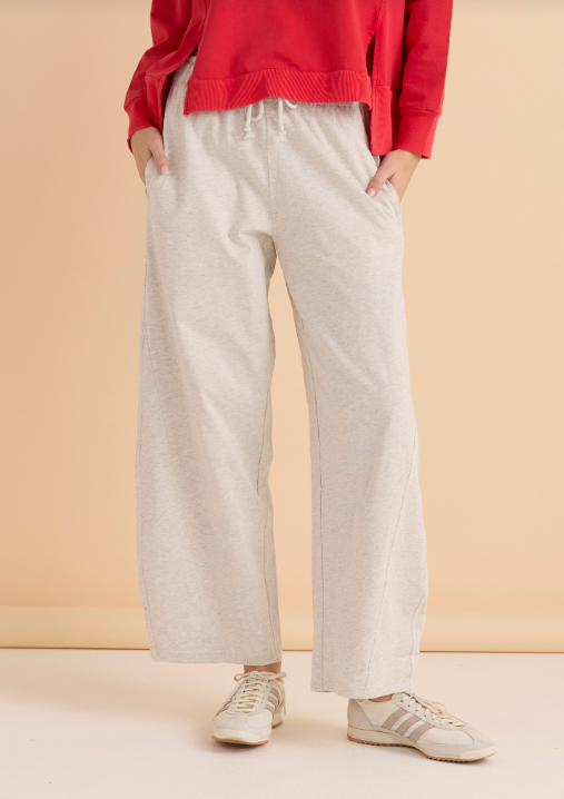 Betty Basics Barrel Leg Sweatpant