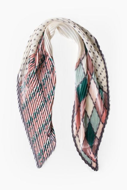 Antler Pleated Scarf