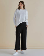 Load image into Gallery viewer, Betty Basics Tre&#39;s Bien Ponte Jogger
