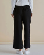Load image into Gallery viewer, Betty Basics Tre&#39;s Bien Ponte Jogger
