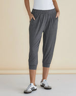 Load image into Gallery viewer, Betty Basics Tokyo 3/4 Pant
