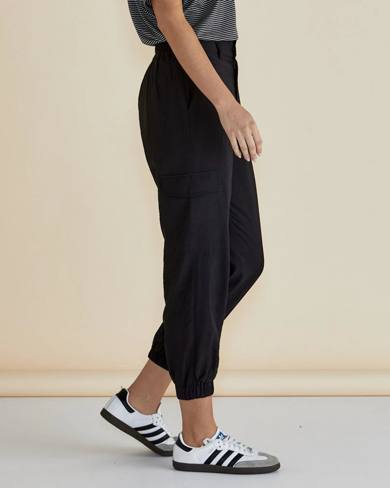 Betty Basic Adrianna Jogger