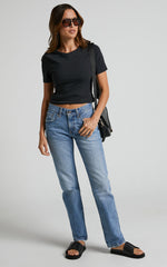 Load image into Gallery viewer, Levi&#39;s Middy Straight Jeans
