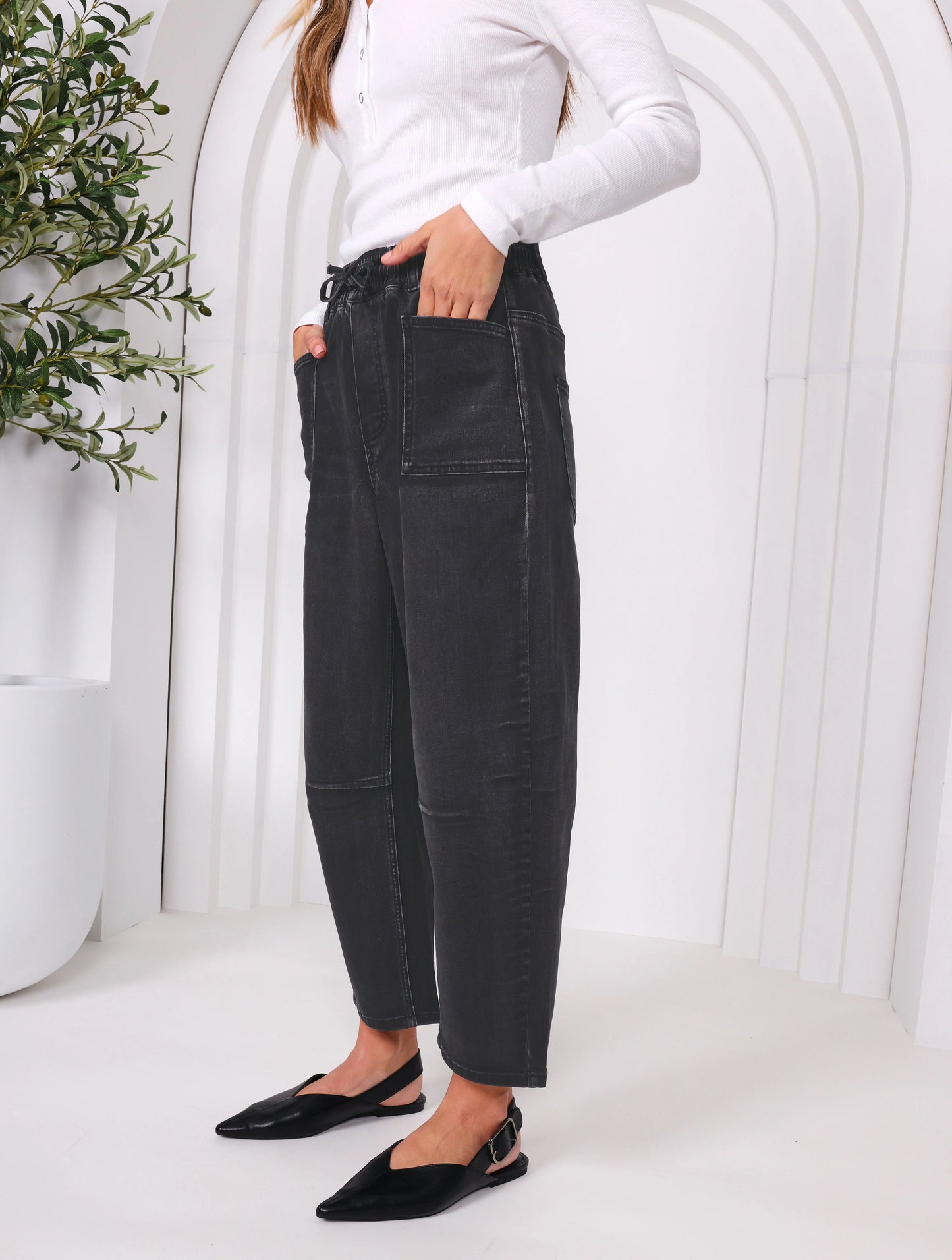 Monaco Leo Barrel Jeans