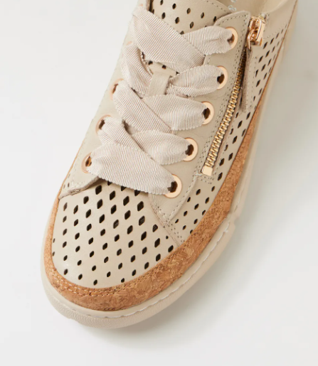 Django & Juliette Torque Shoe