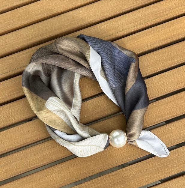 Antler Pearl Fasten Neck Tie