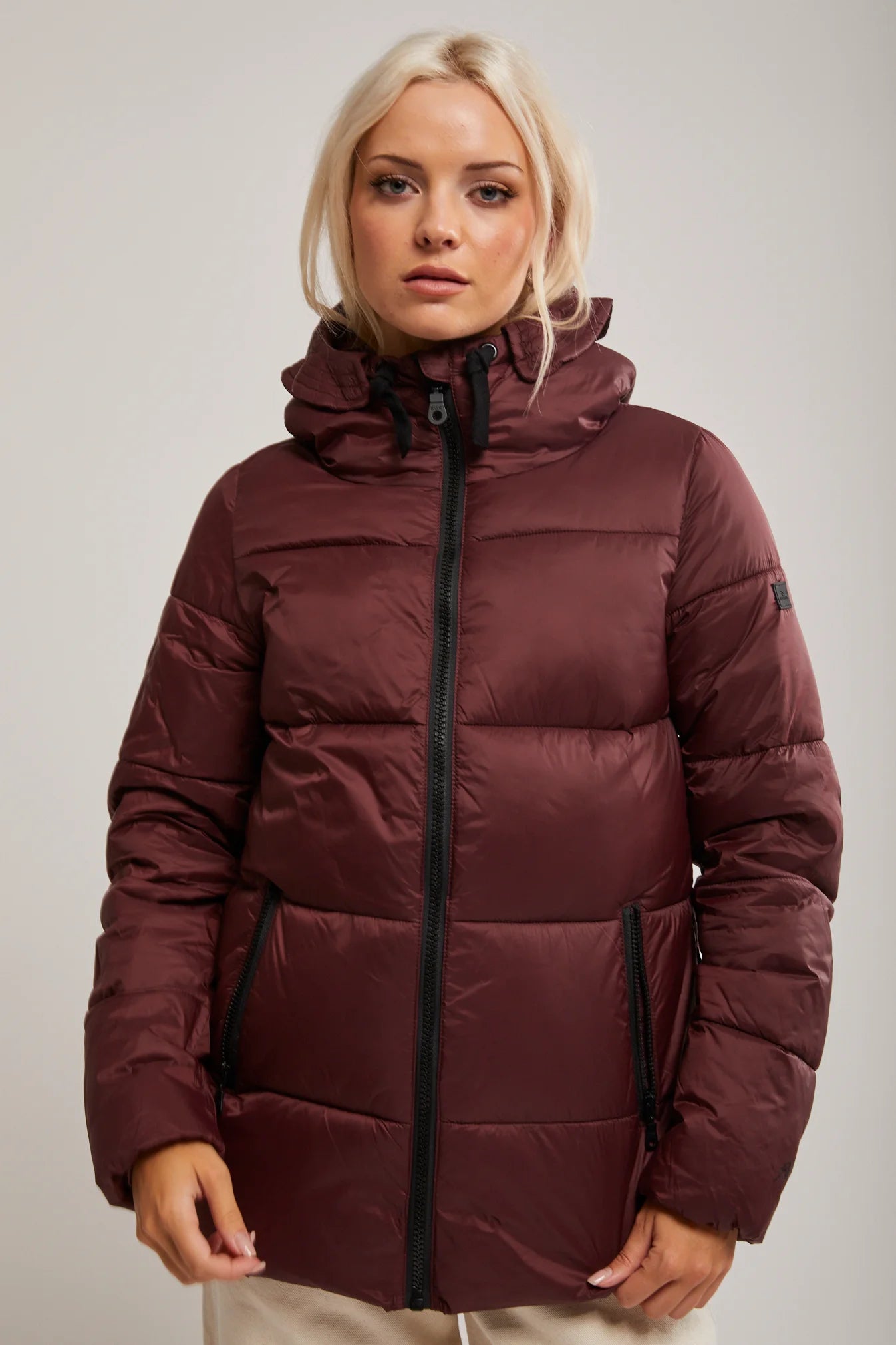 Anti-series insulated jacket