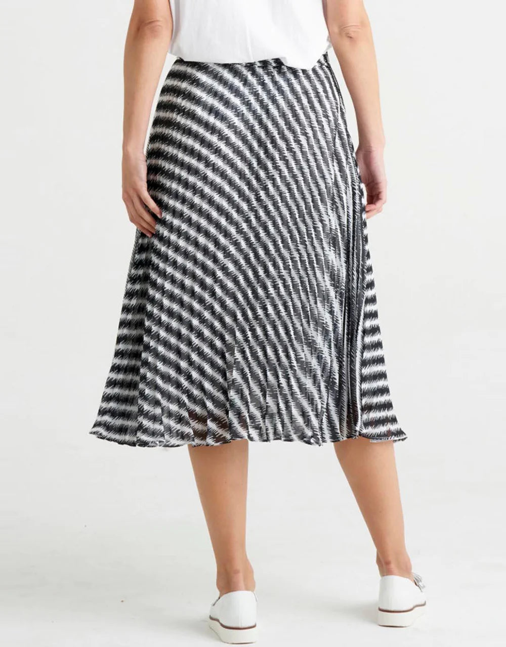 Betty Basic Chanel Pleated Skirt