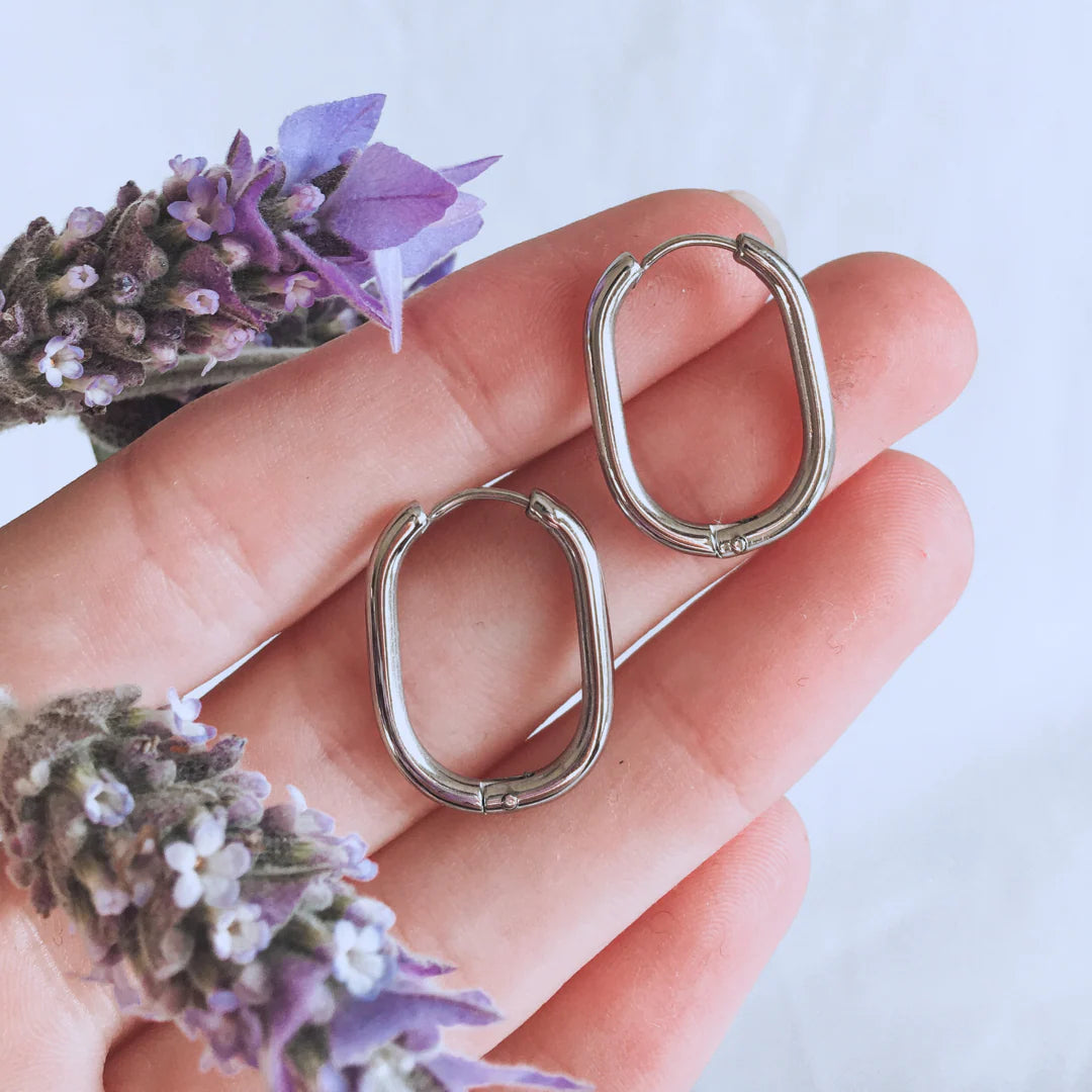 Fabuleux Vous Hooplah Square Huggie Earrings