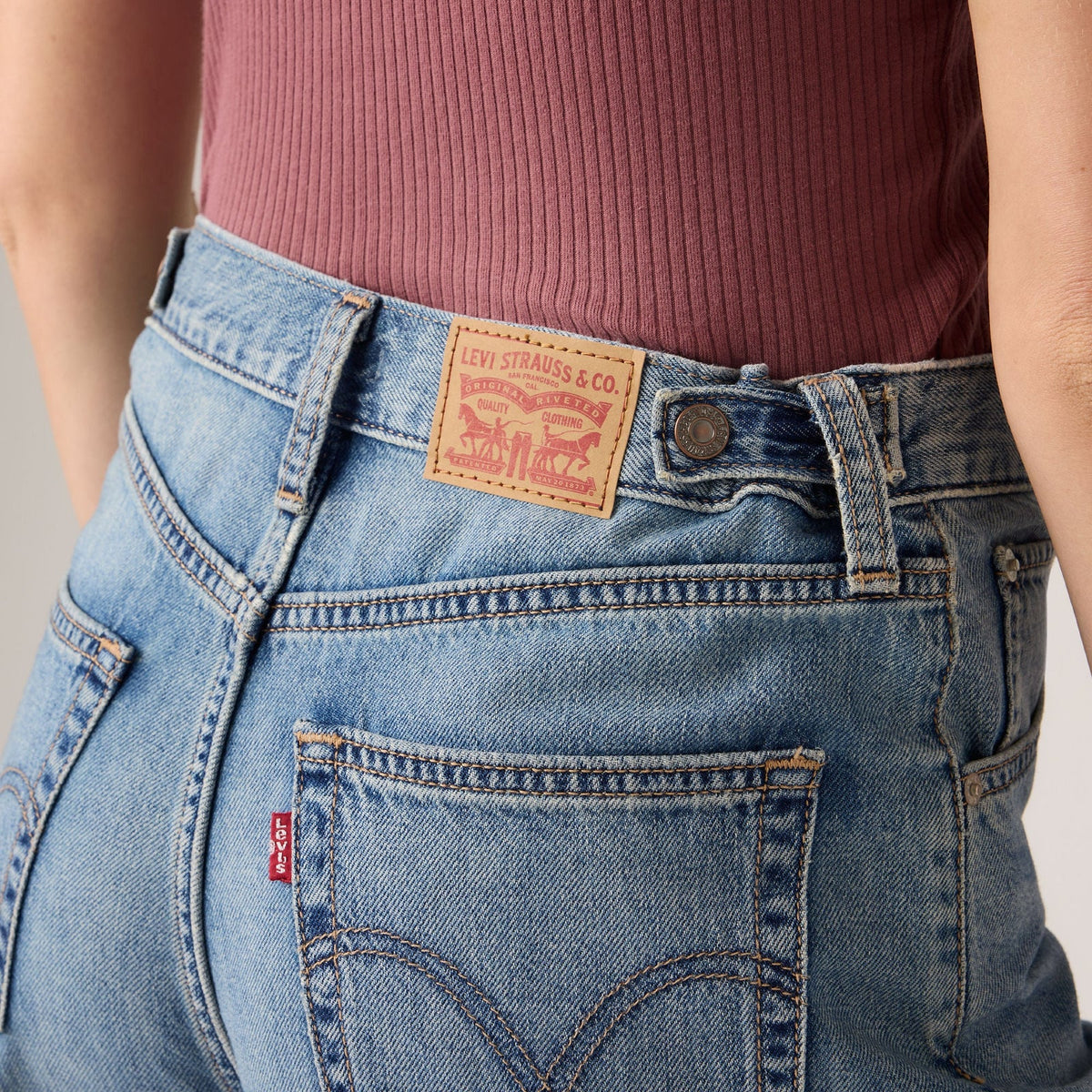 Levis Cinch Mid-Thigh Denim Short