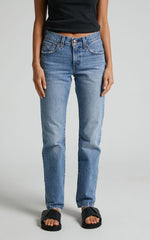 Load image into Gallery viewer, Levi&#39;s Middy Straight Jeans
