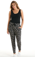 Load image into Gallery viewer, Betty Basics Jade Pant

